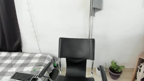 mazikeen_18 online show from March 2025 04:44:01 PM