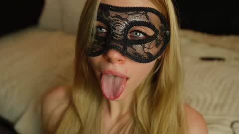 Anna       IG mbca anna  online show from January 2025 01:33:01 AM