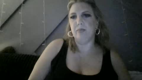 Snapshot of mcloventits chatting on July 2026 03:23:01 AM Goddess Maeve online show from July 2026 03:23:01 AM