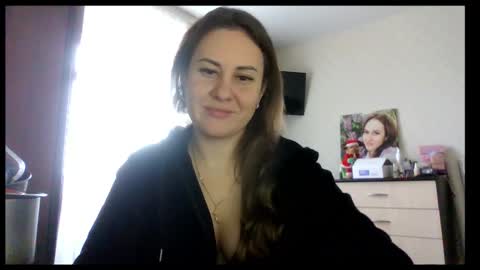 meadoweyes_ online show from December 2025 08:33:01 AM