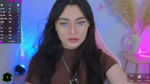 Snapshot of medina_andress chatting on June 2026 08:25:02 PM Dina online show from June 2026 08:25:02 PM