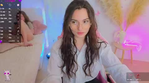 Snapshot of medina_andress chatting on June 2026 10:05:02 PM Dina online show from June 2026 10:05:02 PM