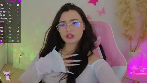 Snapshot of medina_andress chatting on July 2026 09:19:02 PM Dina online show from July 2026 09:19:02 PM