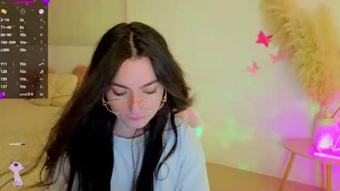 Snapshot of medina_andress chatting on July 2026 07:49:02 PM Dina online show from July 2026 07:49:02 PM