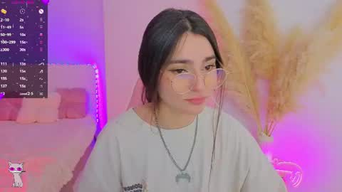 Snapshot of medina_andress chatting on August 2026 06:06:02 PM Dina online show from August 2026 06:06:02 PM