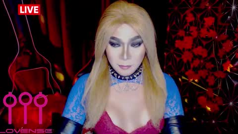 THE QUEEN ALPHA   Queen Medusa Prey online show from November 2025 07:19:01 PM