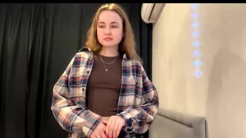 Olivia online show from November 2025 03:12:02 PM