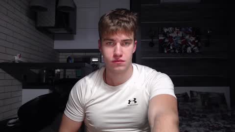 Snapshot of megamaxxxl chatting on December 2024 09:50:01 PM Max online show from December 2024 09:50:01 PM