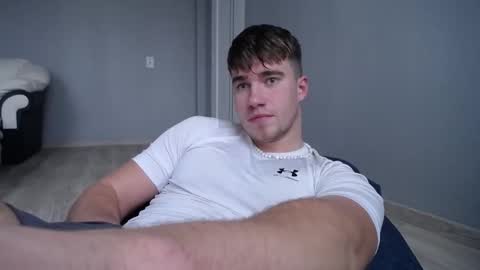 Snapshot of megamaxxxl chatting on November 2025 01:00:01 PM Max online show from November 2025 01:00:01 PM