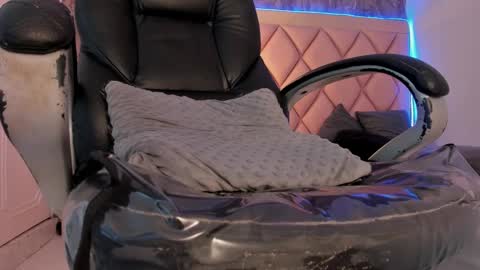 M E G A N online show from March 2025 01:04:01 AM