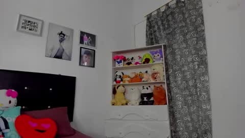 M E G A N online show from December 2025 06:34:01 PM