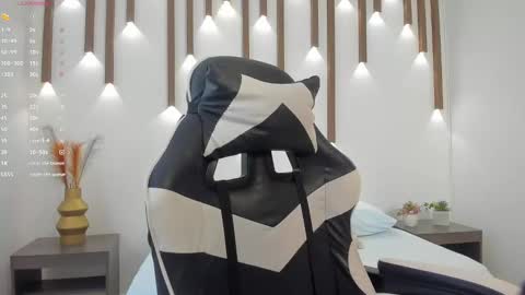 MEGAN COOPER online show from October 2025 07:20:02 PM