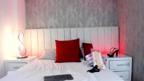 Carolina Paez online show from February 2025 09:37:01 PM