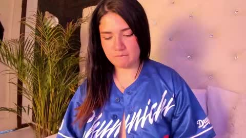     online show from January 2025 06:14:01 PM