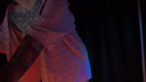 welcome guys   please  help me to reach 100 hands up Thanks  online show from January 2025 11:24:01 PM