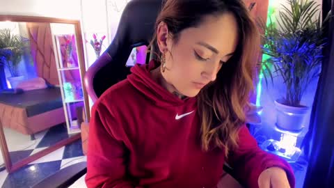    online show from December 2024 08:48:01 AM