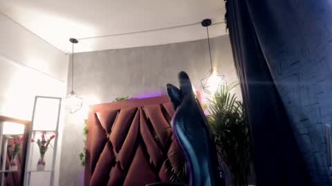    online show from January 2025 02:00:02 AM