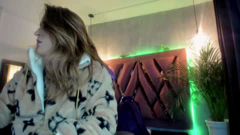    online show from January 2025 02:33:01 AM