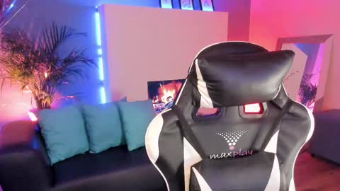    online show from September 2025 02:33:01 AM