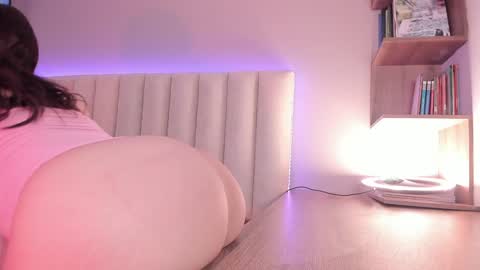     online show from January 2025 04:04:01 PM