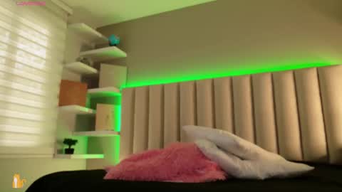     online show from September 2025 12:06:01 PM