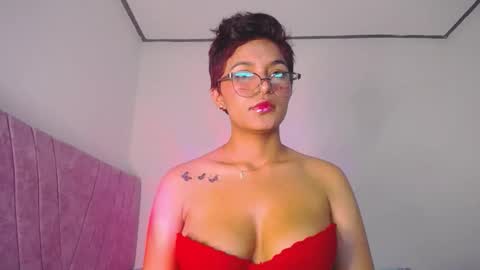 Megan online show from November 2025 09:21:02 PM