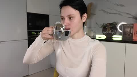 Michelle online show from January 2025 08:04:02 AM