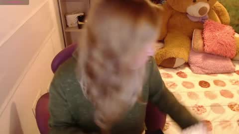 Snapshot of meganlk chatting on April 2026 10:03:01 AM MEGAN online show from April 2026 10:03:01 AM