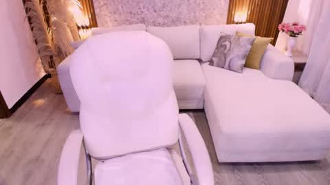 Megan  online show from November 2025 07:43:01 PM