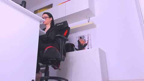 Megan online show from February 2025 07:24:02 PM