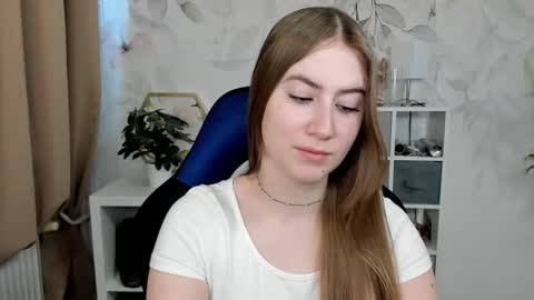 Snapshot of meganx_candy chatting on May 2026 05:47:02 AM Megan online show from May 2026 05:47:02 AM