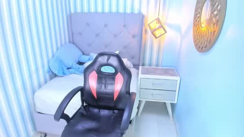 Snapshot of meganzarick chatting on February 2025 03:47:02 PM M E G A N online show from February 2025 03:47:02 PM