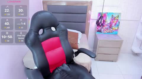 Snapshot of meganzarick chatting on October 2025 12:34:02 PM M E G A N online show from October 2025 12:34:02 PM