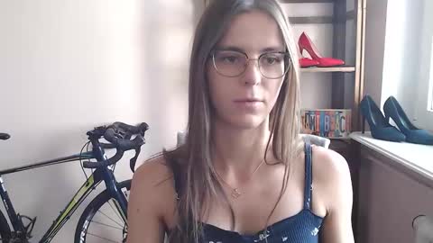 Megi online show from April 2026 07:45:01 AM