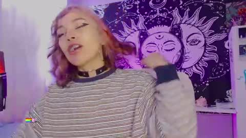 Snapshot of mel_dahlia chatting on July 2026 04:43:02 PM Melissa - - Please help me to reach 100 thumbs up online show from July 2026 04:43:02 PM