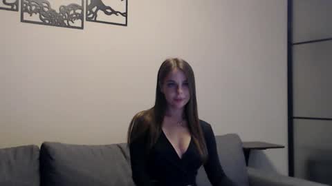 meladams online show from September 2025 08:33:01 PM