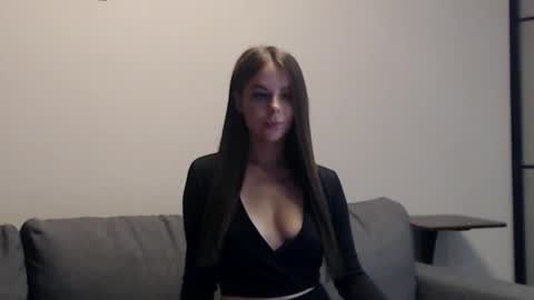 meladams online show from September 2025 09:30:01 PM