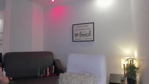 Snapshot of melan_owen chatting on November 2025 11:03:02 AM melan_owen online show from November 2025 11:03:02 AM