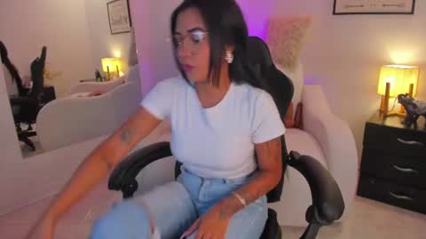 melan_owen online show from June 2026 11:04:02 AM