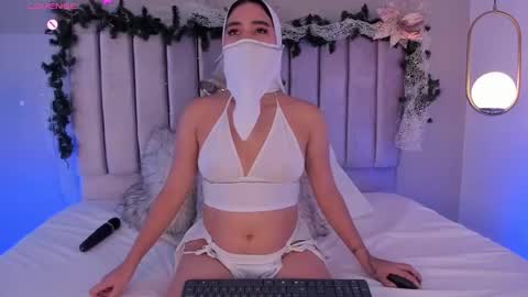 Snapshot of melanie_hillz chatting on November 2025 07:58:01 PM Melanie online show from November 2025 07:58:01 PM