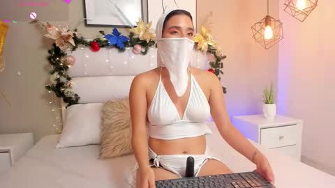 Snapshot of melanie_hillz chatting on November 2025 08:54:02 PM Melanie online show from November 2025 08:54:02 PM