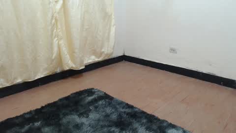 Melanie roux  online show from February 2025 04:11:02 PM