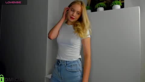 Melanie online show from September 2025 01:39:01 AM