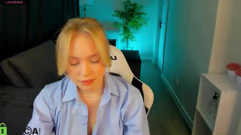 Melanie online show from October 2025 12:47:01 AM