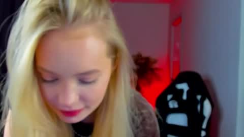 Melanie online show from November 2025 07:09:02 AM