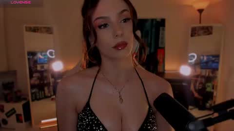 Snapshot of melanielipps chatting on June 2026 06:56:01 PM Melanie online show from June 2026 06:56:01 PM