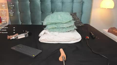 Snapshot of melanierioss_ chatting on January 2025 03:25:01 PM online show from January 2025 03:25:01 PM