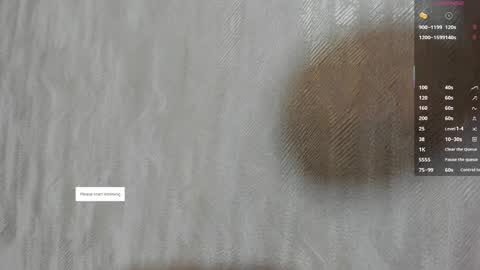 Snapshot of melanierioss_ chatting on October 2025 01:43:02 PM online show from October 2025 01:43:02 PM