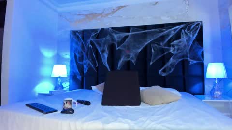 Melanie Roux online show from October 2025 08:06:02 PM