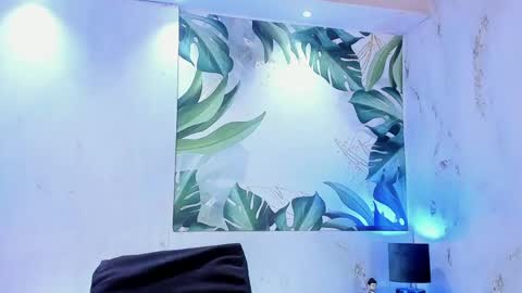 Melanie Roux online show from April 2026 09:39:33 PM